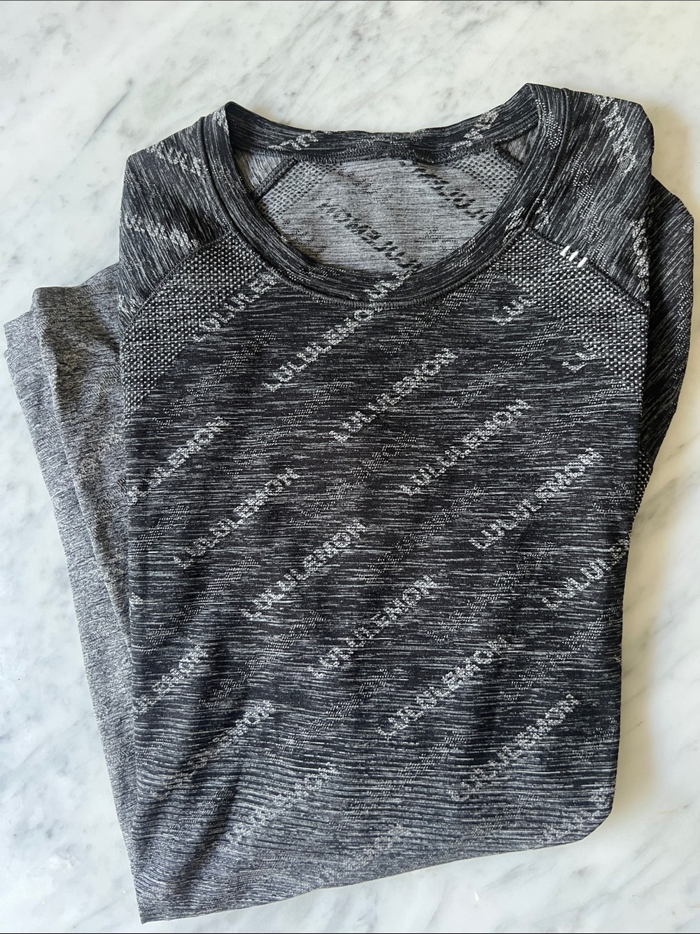 Lululemon Men’s Metal Vent Tech 2.0 Ombré Graphic size large